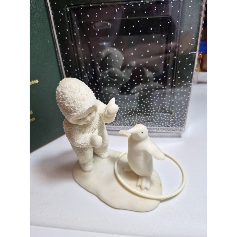 Snowbabies "I'LL TEACH YOU A TRICK" Dept 56 RETIRED w Penguin Friend NICE!